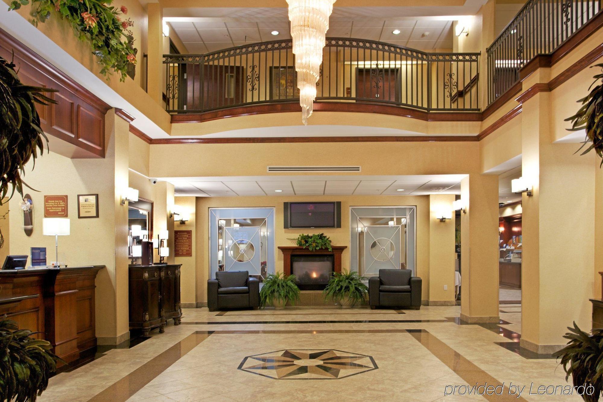 Holiday Inn Express & Suites Houston East By Ihg Beltér fotó