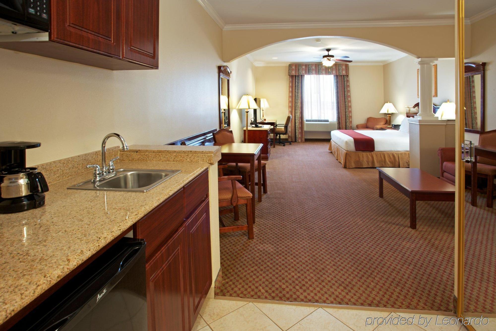 Holiday Inn Express & Suites Houston East By Ihg Kültér fotó